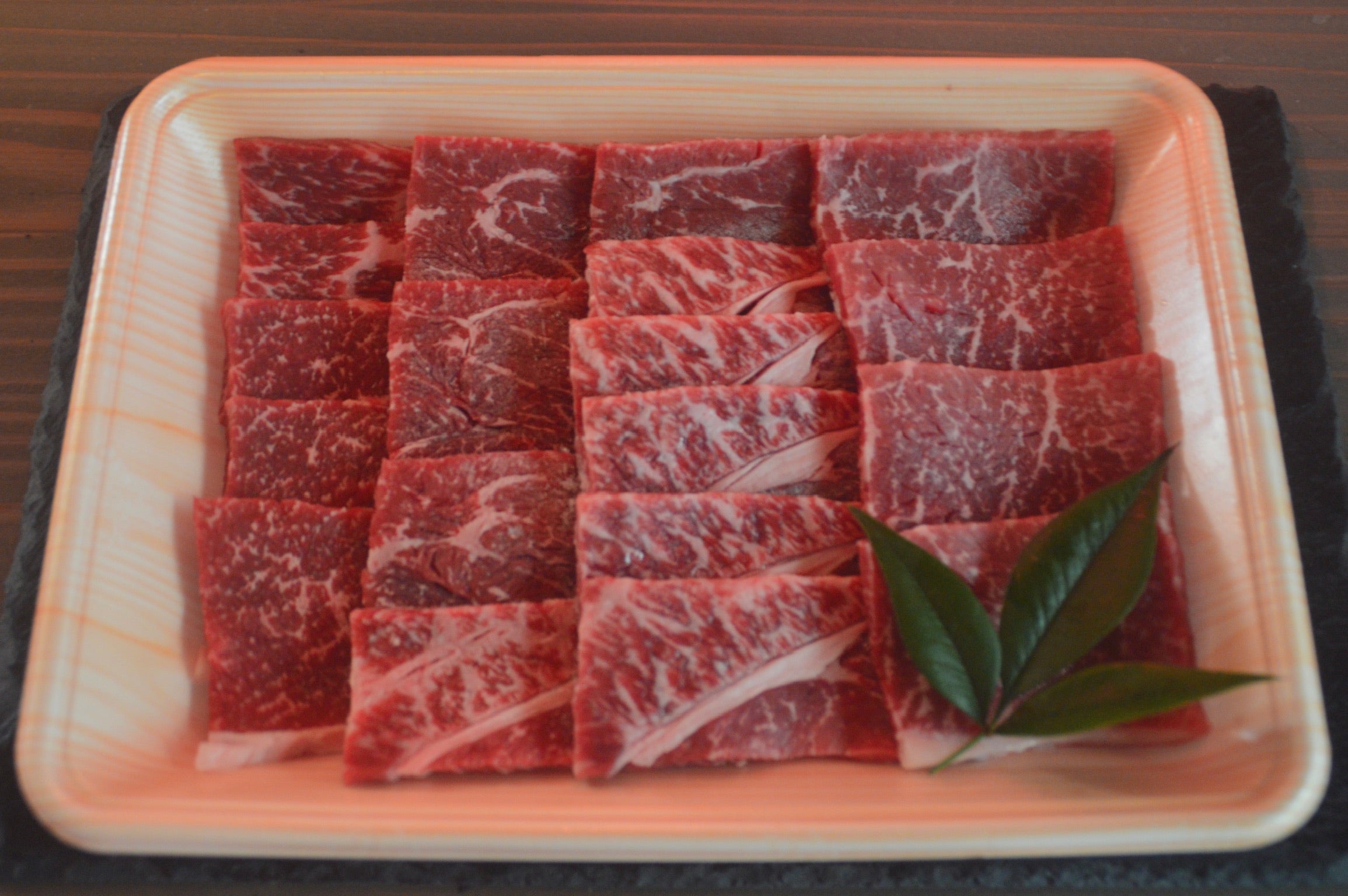 鹿児島県産黒毛和牛 モモ 焼肉用 300g 約2人前